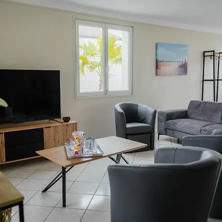 Holiday home Lueur De Meschers-sur-Gironde